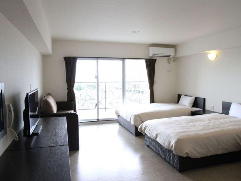Condominium Hotel Monpa Chatan Buitenkant foto
