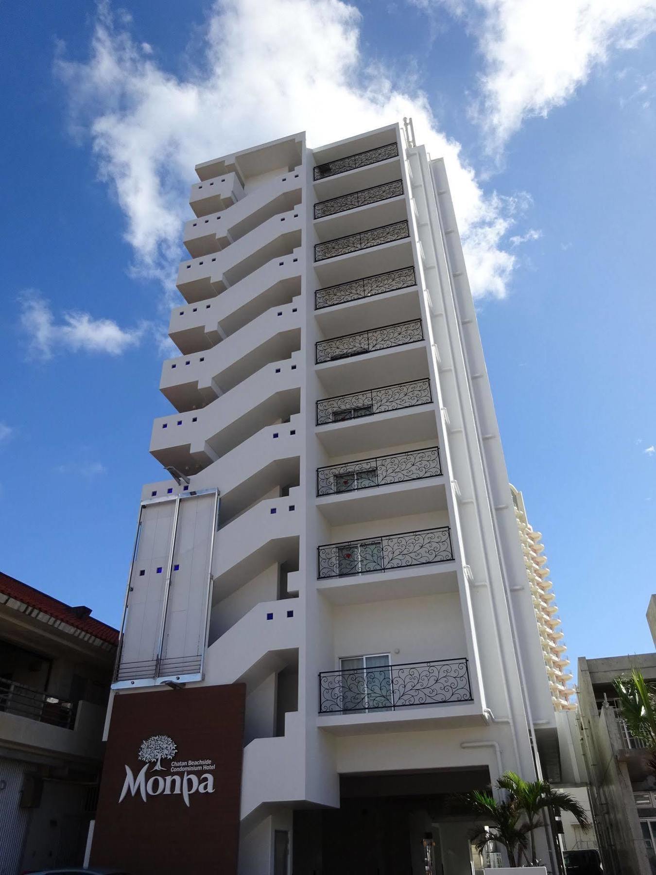 Condominium Hotel Monpa Chatan Buitenkant foto